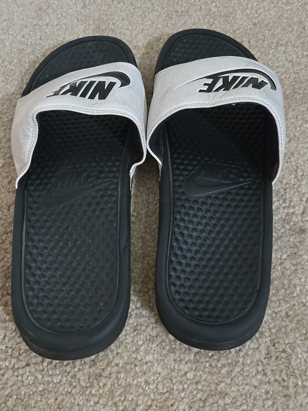 Nike Benassi Slides Shoes Men Size 12 Black White Comfort Sandals Slip On Swoosh - Picture 3 of 12